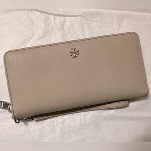 Tory Burch Continental Zip Wallet Wristlet ECU
